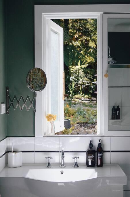 Harrys House Warburton - Peaceful Riverside Cottage In The Perfect Location Eksteriør billede